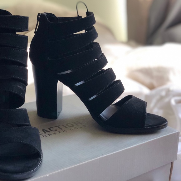 Sandals - Picture 2 of 8